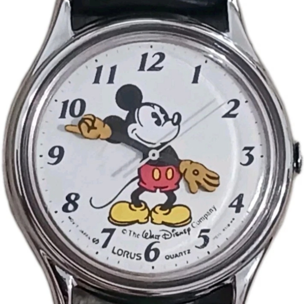 Vintage Lorus Mickey Mouse Watch V515-6000 ~ New Battery